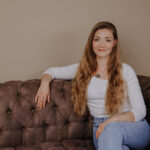 Portrait von Sarah Strauss auf der Website Kontakt Psychotherapie Erfurt